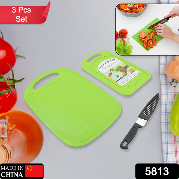 Close-up of chopping board and knife set for fruits and vegetables