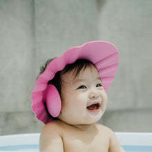 Adjustable baby bath cap to prevent water from getting in the eyes.