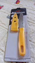 Set of stainless steel kitchen knives with blade cover and non-slip handle