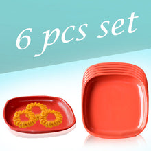 Microwave-safe quarter plates, square shape, set of 6, durable and practical.